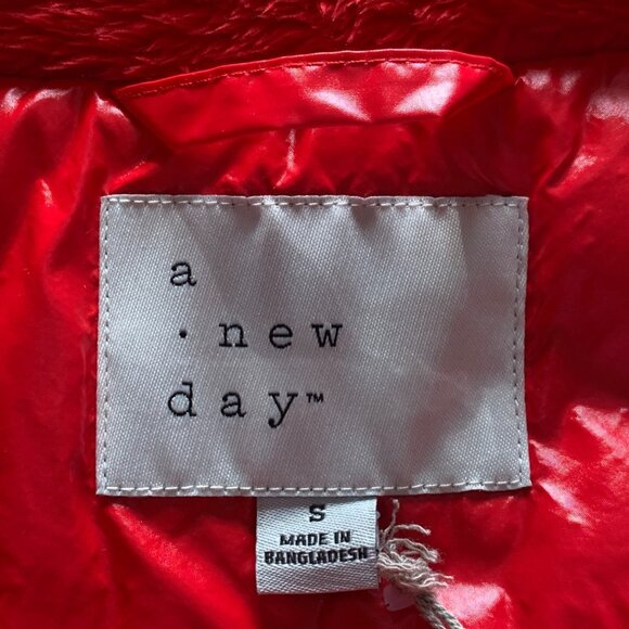 A New Day Womens Red Puffer Vest Lightweight Quilted Outerwear W/ Pockets Small - Picture 8 of 10